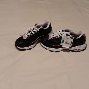 Sneakers. Women s Everlast. Medium width